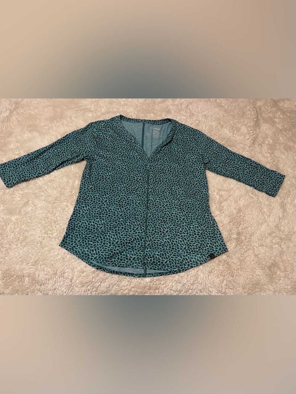 L.L.Bean Teal Leopard V-Neck Top Size M | Streamside Tee Split Neck 3/4 Sleeve